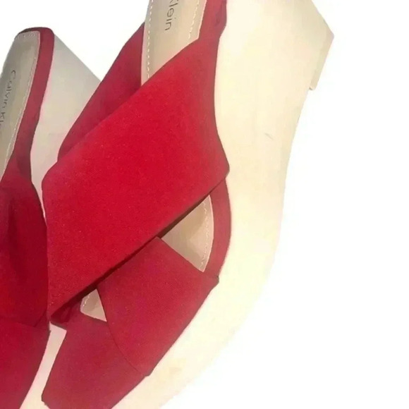 CALVIN KLEIN PLATFORM SANDALS . Comfortable and Super Pretty - Picture 3 of 9